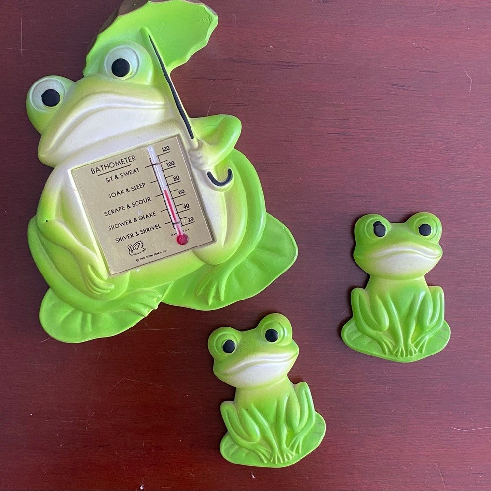 Vintage 1972 Miller Studios chalkware frogs bathometer thermometer